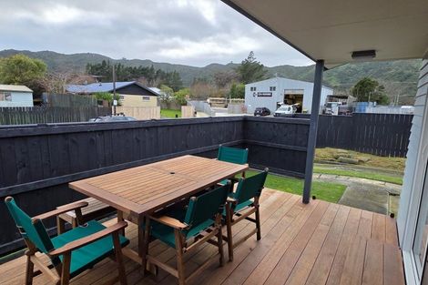 Photo of property in 2b Ipswich Grove, Wainuiomata, Lower Hutt, 5014