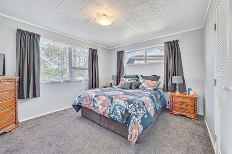 Photo of property in 64 West Harbour Drive, West Harbour, Auckland, 0618