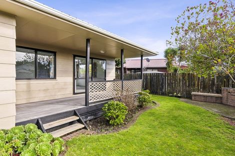 Photo of property in 99 Queens Road, Waikanae Beach, Waikanae, 5036