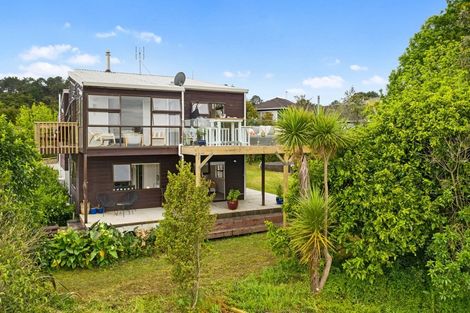 Photo of property in 17 Chatham Avenue, Paremoremo, Auckland, 0632