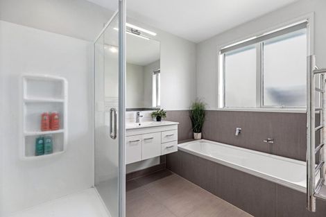 Photo of property in 110 Puhirake Crescent, Pyes Pa, Tauranga, 3112