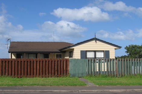 Photo of property in 64 Solar Road, Glen Eden, Auckland, 0602