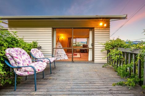Photo of property in 31 Bayview Road, Paremata, Porirua, 5024