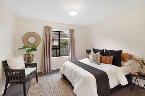 Photo of property in 43 Charlcott Street, Burnside, Christchurch, 8053