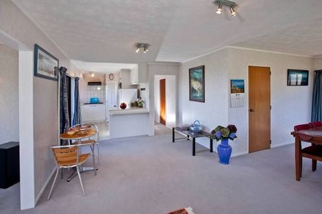 Photo of property in 131 Sunset Road, Totara Vale, Auckland, 0632