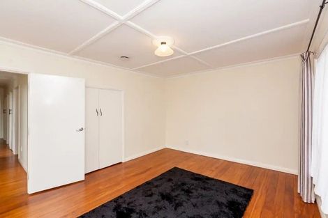 Photo of property in 13a Seaview Road, Marfell, New Plymouth, 4310