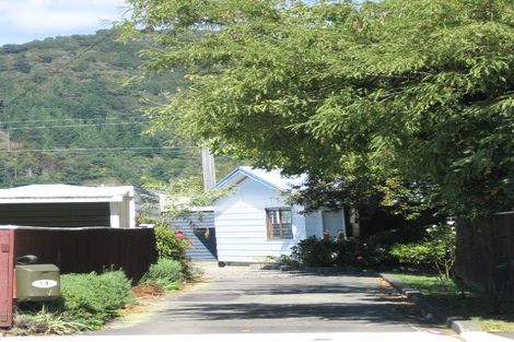 Photo of property in 1b Wood Street, Wallaceville, Upper Hutt, 5018