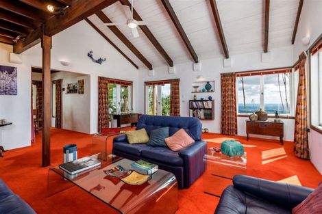 Photo of property in 531 Scenic Drive, Waiatarua, Auckland, 0612