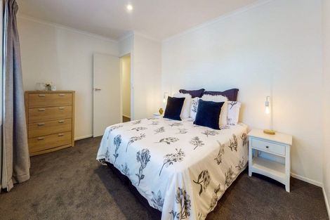 Photo of property in 34 Westview Grove, Miramar, Wellington, 6022