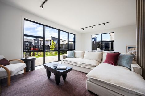 Photo of property in 680 Swanson Road, Swanson, Auckland, 0612
