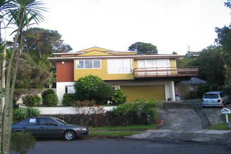Photo of property in 18 Makepiece Place, Chatswood, Auckland, 0626