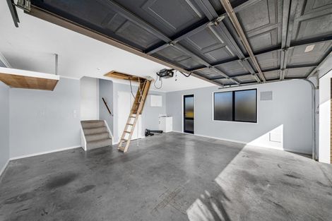 Photo of property in 11 Cognac Place, Henderson, Auckland, 0612