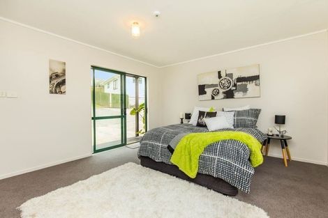 Photo of property in 18 Riserra Drive, Ranui, Auckland, 0612