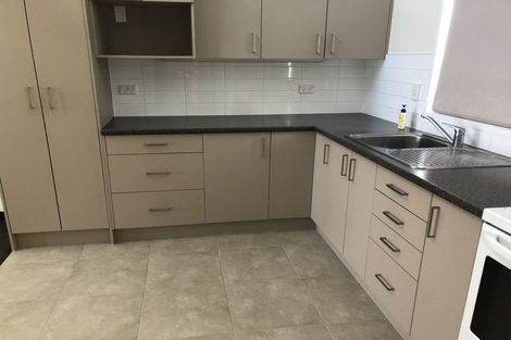 Photo of property in 2/111 Cook Street, Cockle Bay, Auckland, 2014