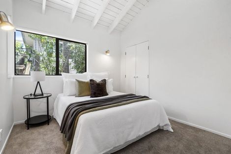 Photo of property in 1/20a Hauraki Road, Hauraki, Auckland, 0622