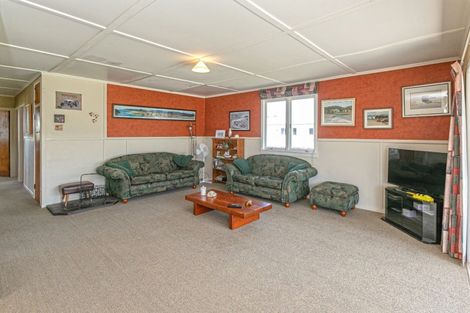 Photo of property in 102 Riverview Road, Whangamata, 3620