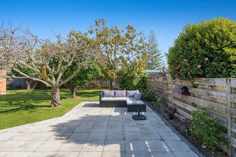 Photo of property in 2/9 Motuora Road, Manly, Whangaparaoa, 0930