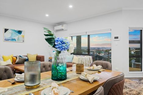 Photo of property in 4223b Great North Road, Glendene, Auckland, 0602