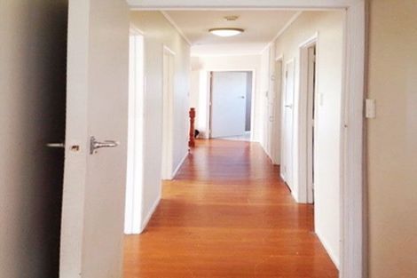 Photo of property in 18 Alton Terrace, Pakuranga Heights, Auckland, 2010