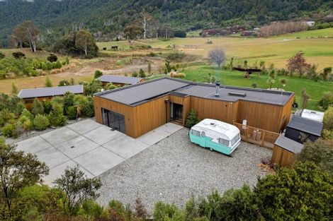 Photo of property in 46 Tui Drive, Mount Creighton, Queenstown, 9371