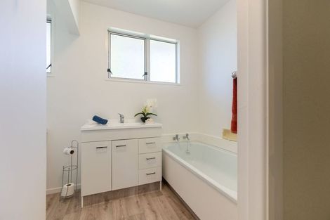 Photo of property in 2/9 Bonar Place, Woolston, Christchurch, 8062