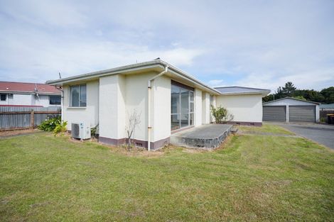 Photo of property in 17 Paisley Street, Kew, Invercargill, 9812