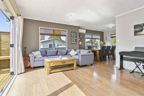 Photo of property in 308 Shakespeare Street, Leamington, Cambridge, 3432