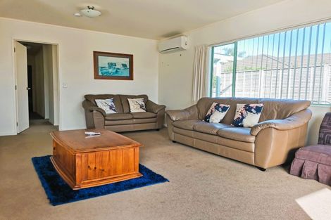 Photo of property in 11 Bermuda Place, One Tree Point, 0118