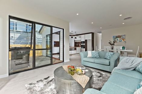 Photo of property in 30 Windlass Street, Long Bay, Auckland, 0630