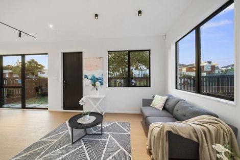 Photo of property in 23c Wanaka Place, Pakuranga Heights, Auckland, 2010