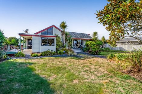 Photo of property in 8 Pohutukawa Drive, Opunake, 4616