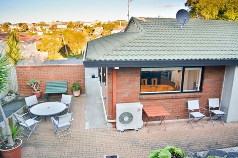 Photo of property in 2/54 Hebron Road, Waiake, Auckland, 0630