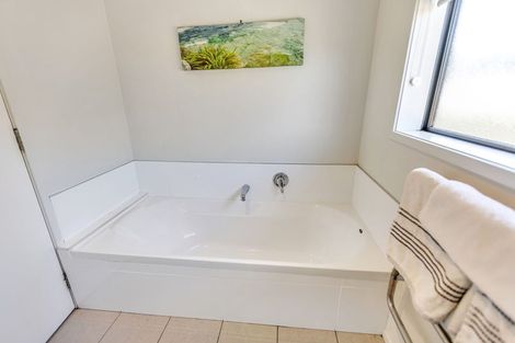 Photo of property in 4 Kipling Crescent, Owhata, Rotorua, 3010