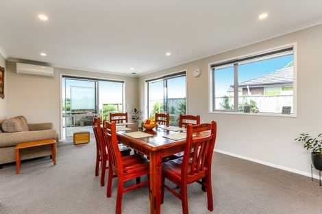 Photo of property in 37 Ainslee Street, Highlands Park, New Plymouth, 4312