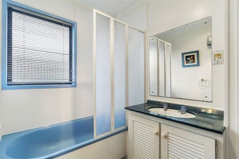 Photo of property in 1/15 Gwenand Place, Botany Downs, Auckland, 2010