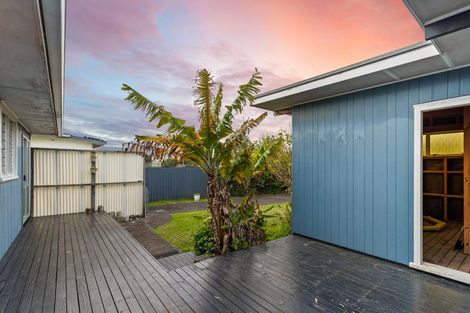 Photo of property in 7 Abbotleigh Avenue, Te Atatu Peninsula, Auckland, 0610