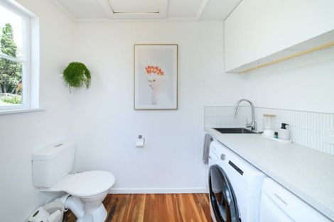 Photo of property in 75 Ruamahanga Crescent, Terrace End, Palmerston North, 4410