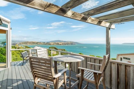 Photo of property in 1 Roys Road, Plimmerton, Porirua, 5026