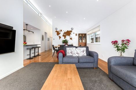 Photo of property in 3 Ramarama Lane, Crofton Downs, Wellington, 6035