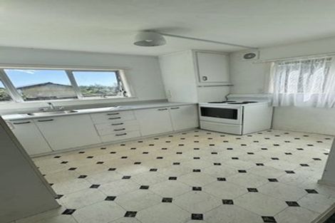 Photo of property in 70 Hellyers Street, Birkdale, Auckland, 0626