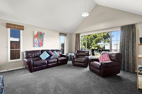 Photo of property in 6 Sovereign Place, Rototuna North, Hamilton, 3210