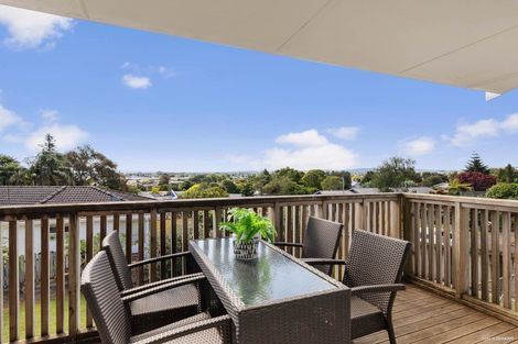 Photo of property in 2 April Place, Red Hill, Papakura, 2110