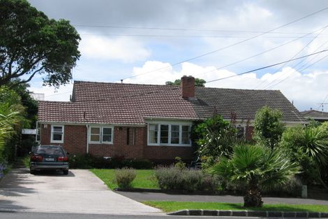 Photo of property in 13 Harbour View Road, Point Chevalier, Auckland, 1022