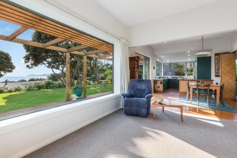 Photo of property in 137 Wellington Road, Paekakariki, 5034