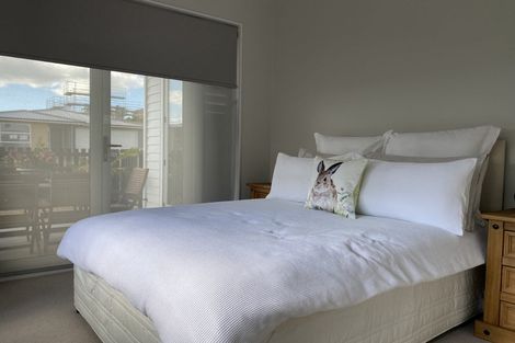 Photo of property in 2 Toka Lane, Red Beach, 0932