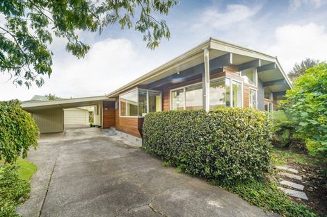 Photo of property in 6 Dunk Place, Milson, Palmerston North, 4414
