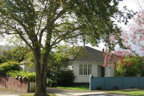 Photo of property in 32 Heretaunga Square, Silverstream, Upper Hutt, 5019