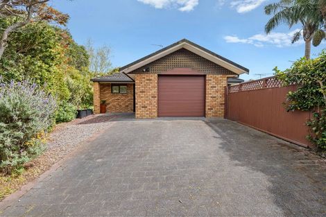 Photo of property in 26 Settlers Grove, Orewa, 0931
