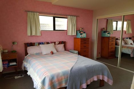 Photo of property in 19 Landsdowne Terrace, Karori, Wellington, 6012