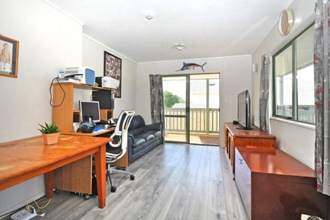 Photo of property in 15 Kowhai Avenue, Kaiaua, Pokeno, 2473